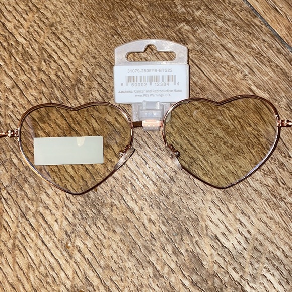 NWT Planet Earth Eyewear Rose Gold/Pink Heart Shaped Sunglasses - Picture 12 of 16